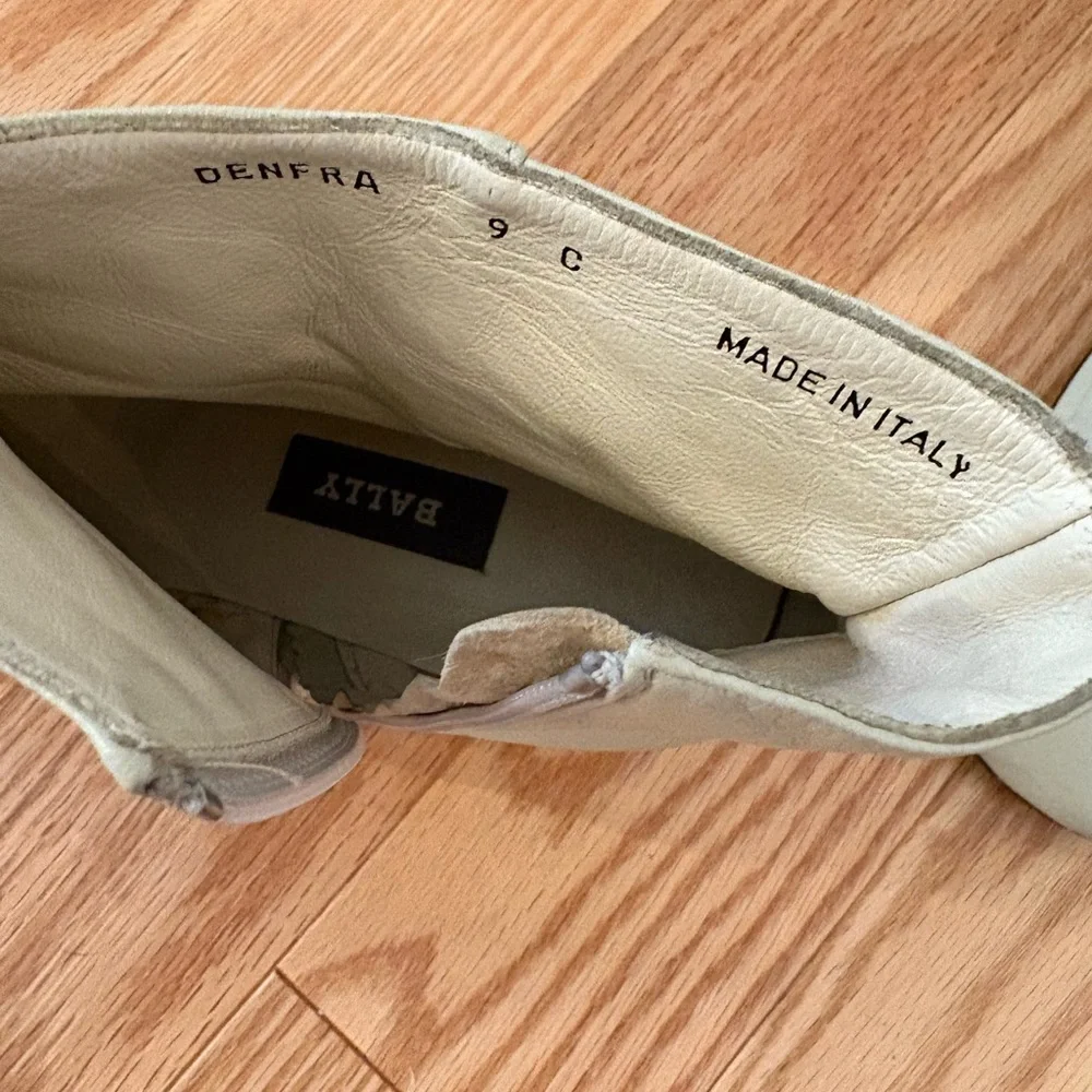 Vintage Bally Soft Leather Cream Ankle Boots GUC Sz 9 - Picture 9 of 11